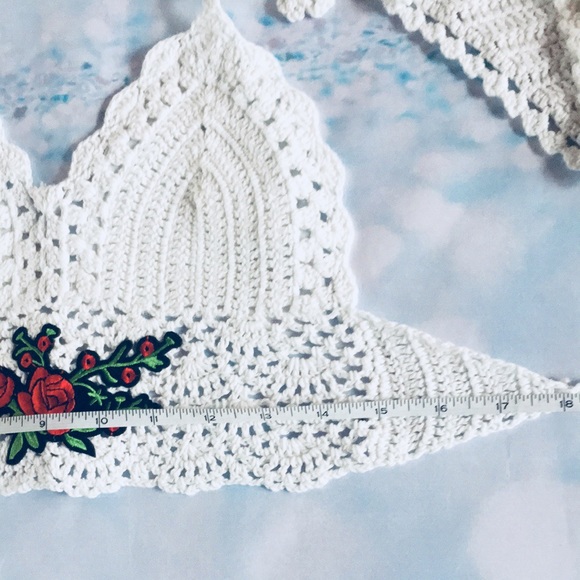 Roses appliqué Halter neck crochet top - Picture 11 of 12